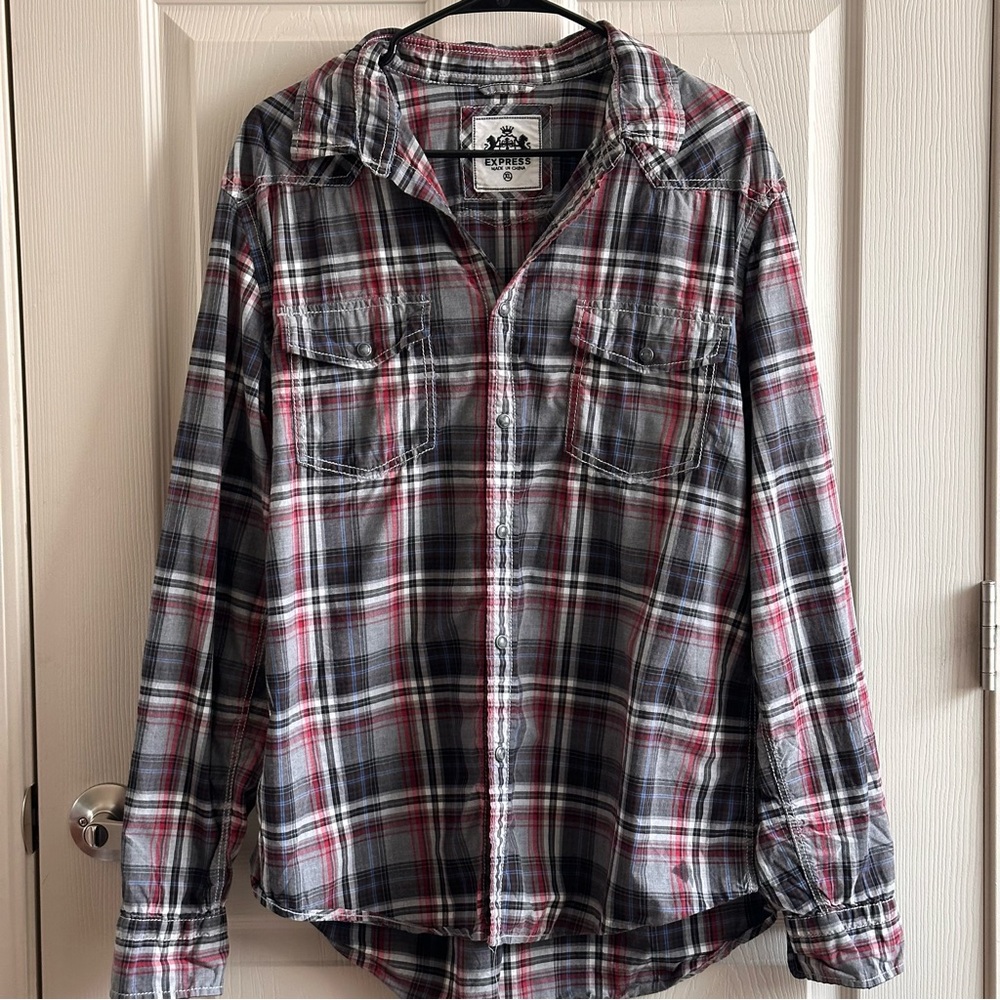 Express Gray and Red Y2K Plaid Button-Down Shirt Men’s Size XL
